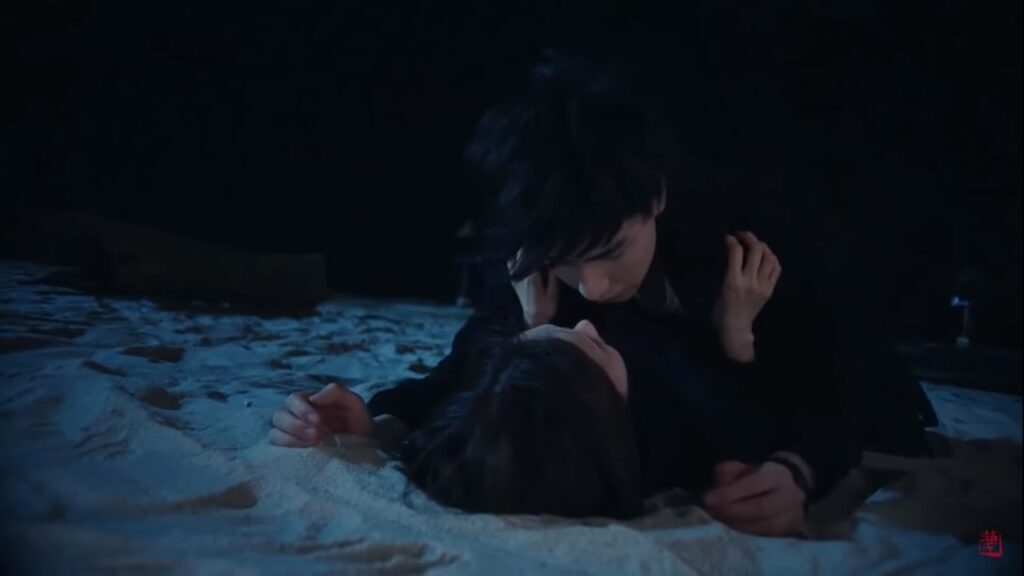 تظهر عليه أعراض مرضه وعندما يستعد وعيه يجد نفسه نائم فوقها ! | مشهد من هيا هيا يا حبار الجزء الثاني