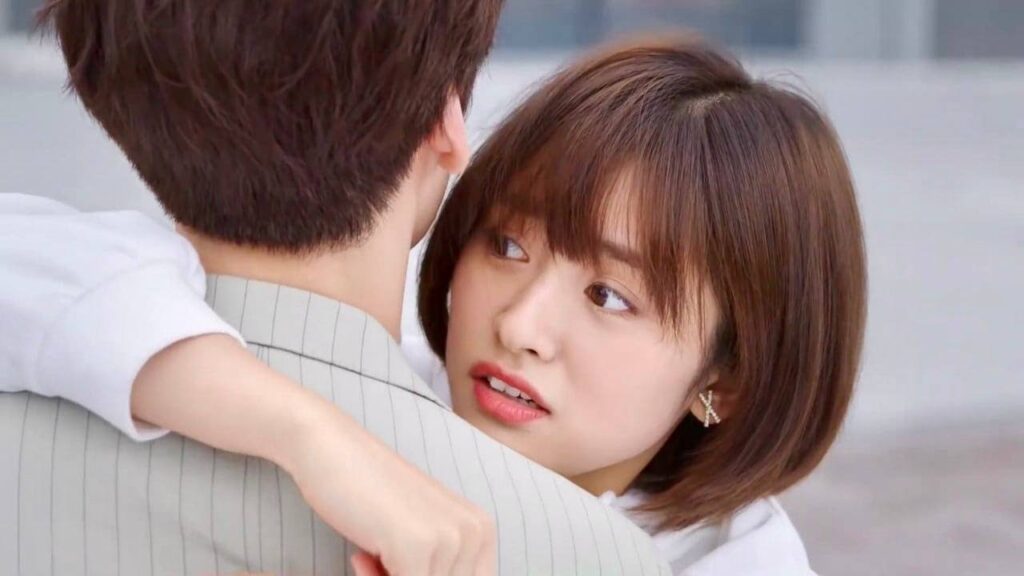 ينقذها شاب وسيم امام الناس , اعجاب من اول نظرة    ( عد نجومك المحظوظة )