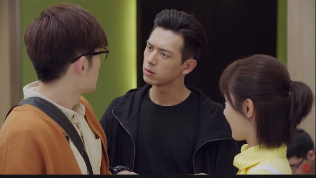 بالرغم من رفضه لها إلا أن مشاعر الغيرة تملأ قلبه مشهد من المسلسل الرومانسي "هيا هيا يا حبار" مترجم