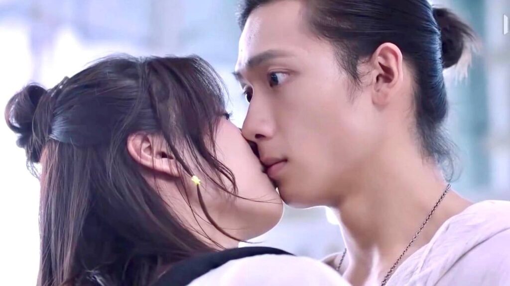 لم تعترف لـه بمشاعرها لكنـها تعطيـه قبـلة الوداع    ( رومانسيتي الاولى )