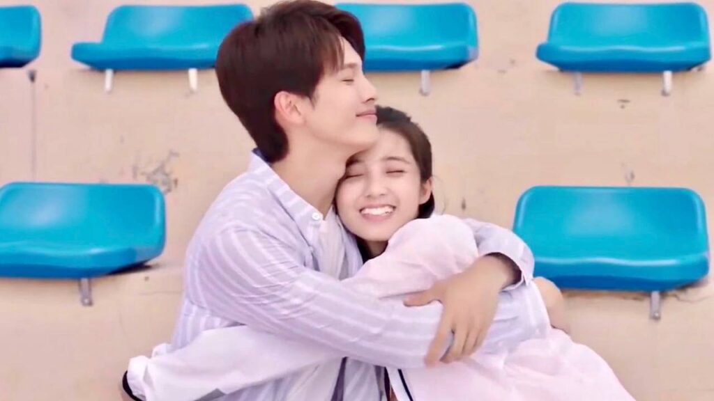 تتصرف برومانسية مع حبيبـها لتتباهى بـه امام صديقاتها    ( رومانسيتي الاولى )