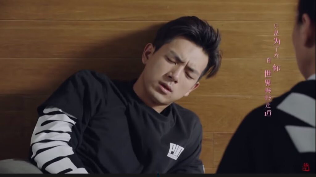 لا يريد إخبارها بشأن مرضه حتى لا يراها مجددًا مشهد من المسلسل الرومانسي "هيا هيا يا حبار" مترجم