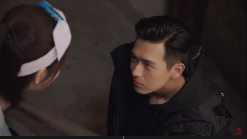 يذهب في موعد مدبر فيتفاجأ بأنه في منزلها ويراها بملابس البيت غير المرتبة مشهد من "هيا هيا يا حبار"