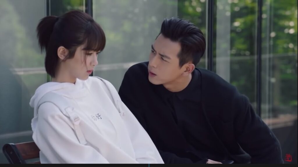 يجدها في غرفة تغير ملابس الفريق😱 والجميع يدعوها بزوجته مشهد من المسلسل الرومانسي "هيا هيا يا حبار"