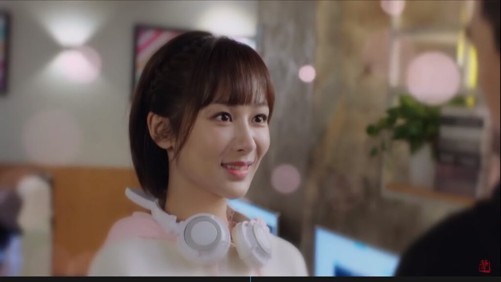 من اللقاء الأول تعجب به، فتقدم له وجبة مجانية ورقم هاتفها مشهد من المسلسل الرومانسي هيا هيا يا حبار