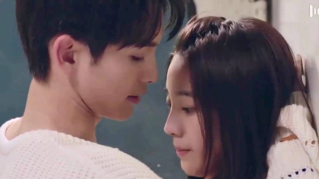 يأخذها الى نهاية القطار , لكي يقبـلها على مهله        ( رومانسيتي الاولى )