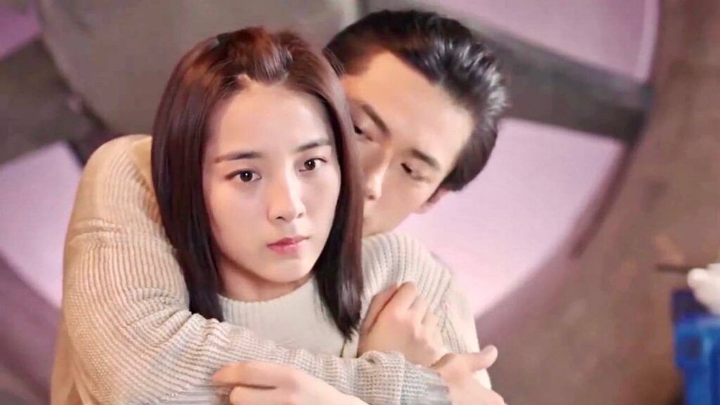 يستغل مرضه فيحضنها بقوة و يعترف لها بمشاعره     ( رومانسيتي الاولى )