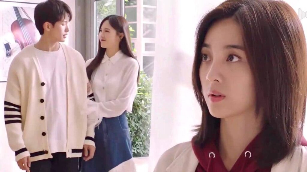 تظهر الفتاة الجميـلة التي تغوي الشباب , فتشعر  بان حبيبـها سرق منها ( رومانسيتي الاولى )