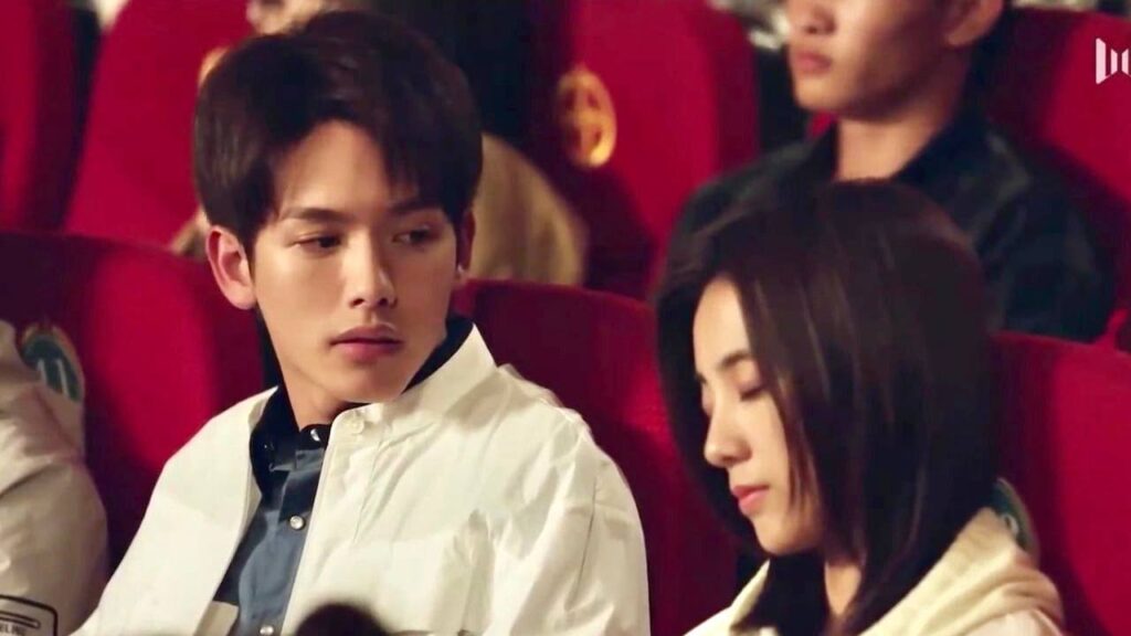 الغبية تنام وهي في موعد مع وسيم الجامعة ( رومانسيتي الاولى )