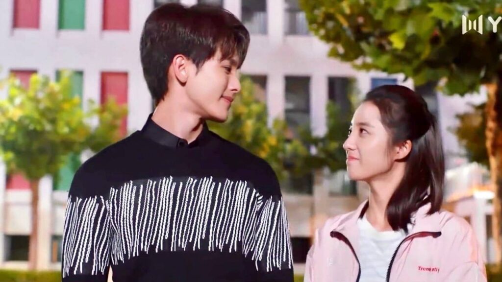 يشجع حبيبتـه على ان تفعل ما تريد والا تكترث للعالم  ( رومانسيتي الاولى )