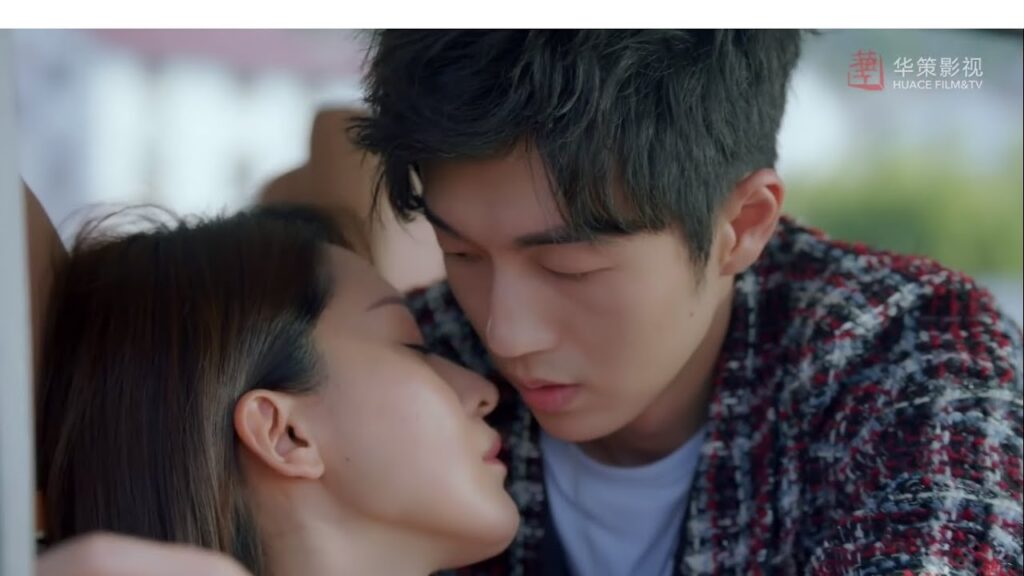 يعلم بشأن مرضها فيقرر تحقيق جميع أمانيها مشهد من المسلسل الصيني الرومانسي "لنكن معاً" مترجم عربي