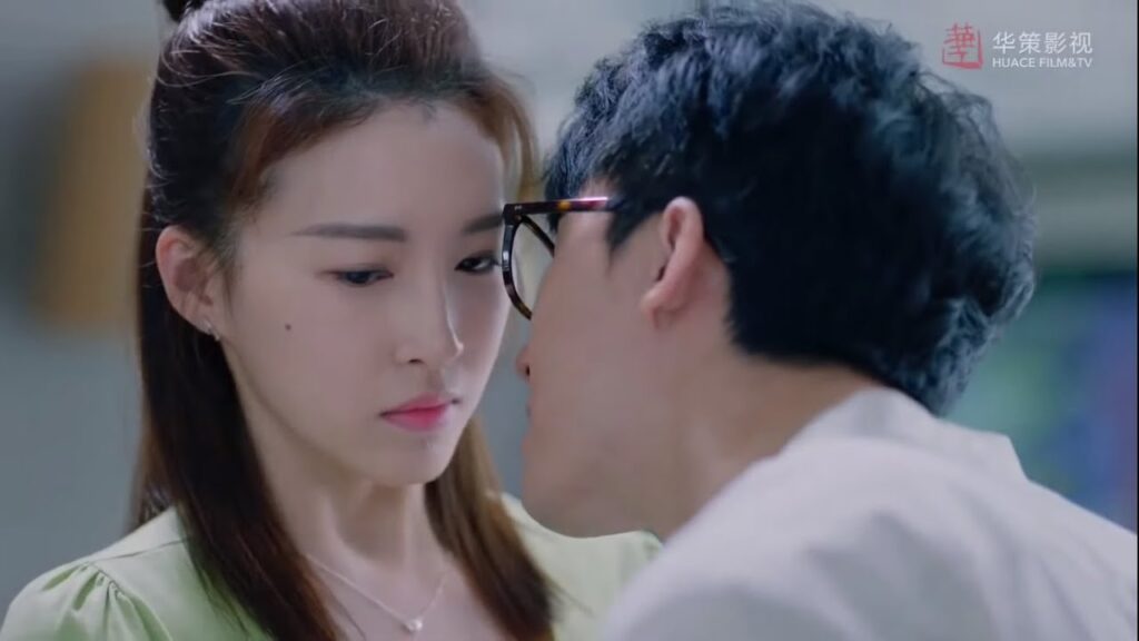 يُجبرها على الذهاب والبقاء معه في منزله..! مشهد من المسلسل الصيني الرومانسي "لنكن معاً" مترجم عربي