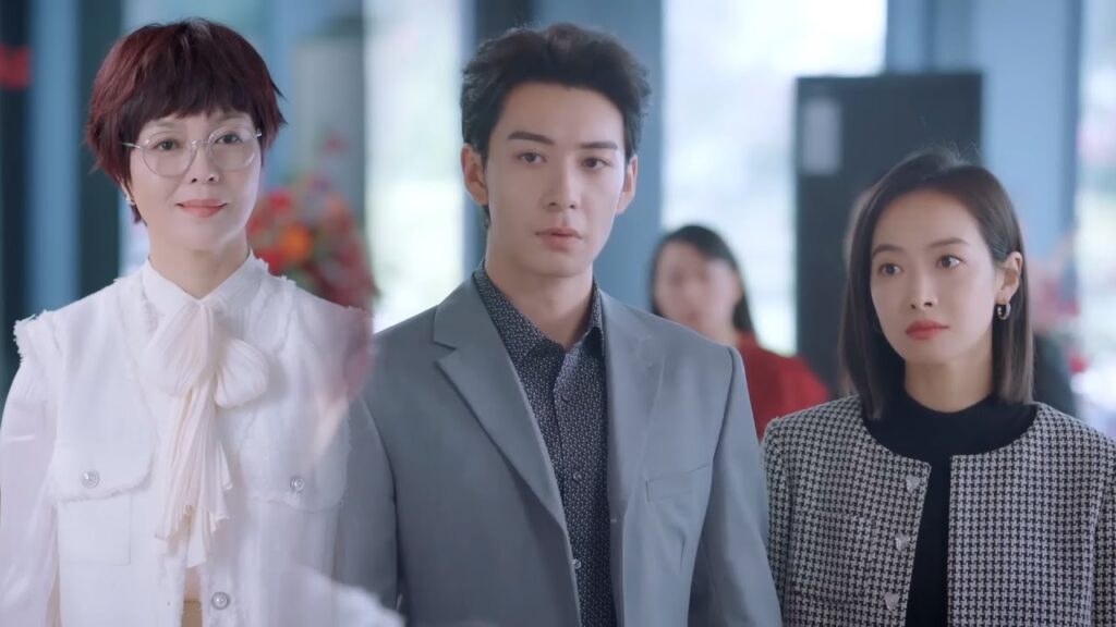 يذهب لموعد مدبر قي نفس مكان تواج حبيبته فتخرج لتعلن علاقتهما أمام الجميع💖مشهد من “عزيزتنا المترجمة” يذهب لموعد مدبر قي نفس مكان تواج حبيبته فتخرج لتعلن علاقتهما أمام الجميع💖مشهد من "عزيزتنا المترجمة"