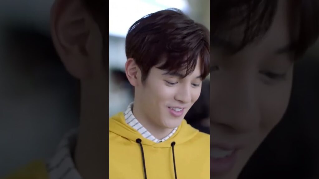 البطل الثاني والحب من النظرة الاولى#yoyoarabic #عزباء_محترفة #wangrunze #ireinesong #shorts #邓超元 البطل الثاني والحب من النظرة الاولى#yoyoarabic #عزباء_محترفة #wangrunze #ireinesong #shorts #邓超元