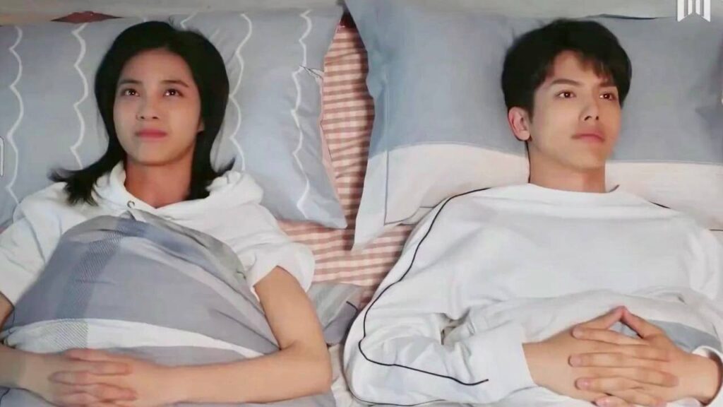 قضيت الليلة معه للمرة الاولى , انا متوترة و لا اعرف ماذا افعل  ( رومانسيتي الاولى )