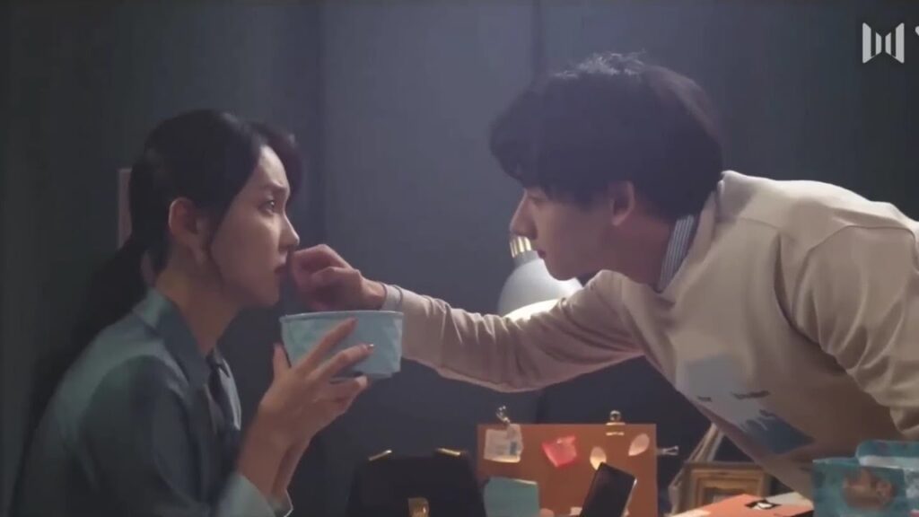 يتصرف بشكل رجولـي معها , هل سوف تنتهي فترة عـزوبيتـها ؟ ( حبيبي من الورق ) يتصرف بشكل رجولـي معها , هل سوف تنتهي فترة عـزوبيتـها ؟ ( حبيبي من الورق )