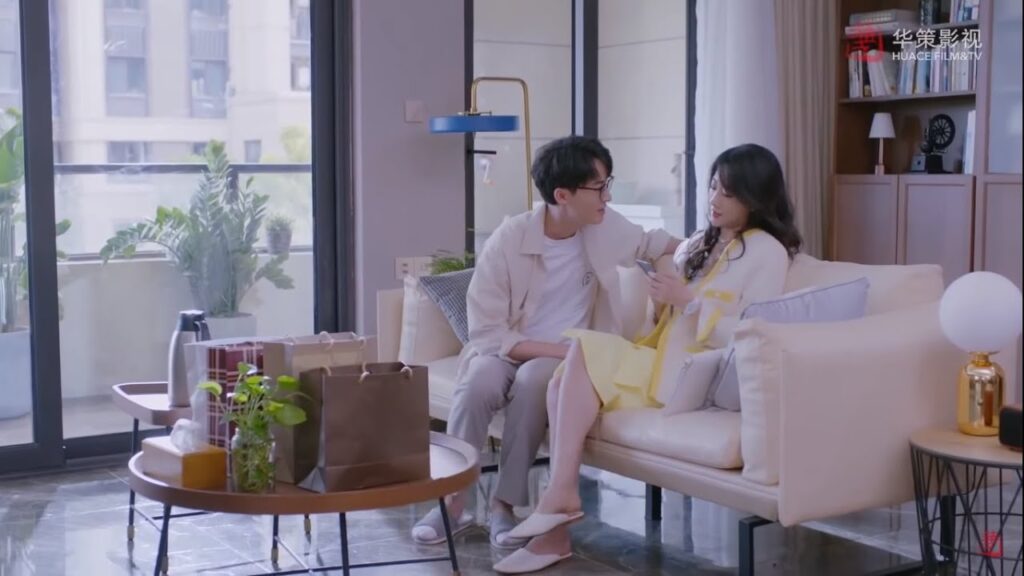 يقرر حبيبها السابق الزواج من رئيسته  خلال الأشهر القادمة مشهد من المسلسل الرومانسي"لنكن معاً" مترجم