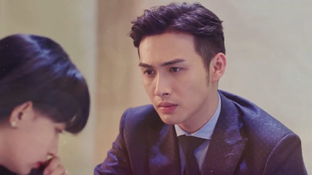 صديقُها يقضي معها أوقاتها الصعبة بينما حبيبُها مشغول عنها..! مشهد من المسلسل الرومانسي"لنكن معاً"