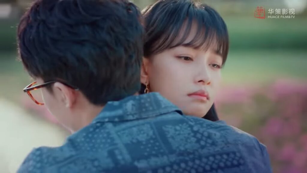 تعتقد أنهُ يخونها، فيبحث عنها ليشرح لها حقيقة الأمر..! مشهد من المسلسل الرومانسي"لنكن معاً" مترجم