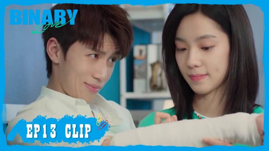 لين لين تعتني بفانغ يو كي لأن ذراعه مكسور | مقطع من الحلقة 13 "الحب المزدوج" | WeTV