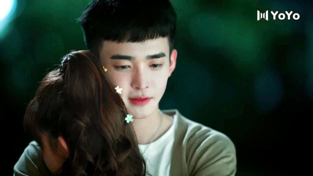 عانقيني بشدة و لننسى الماضي و نبدأ بمواجهة كل شيء من جديد معـــاً  ( الحب الصامت )