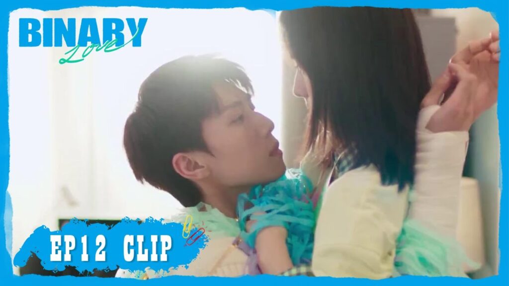 عانقها بالخطأ | مقطع من الحلقة 12 "الحب المزدوج" | WeTV