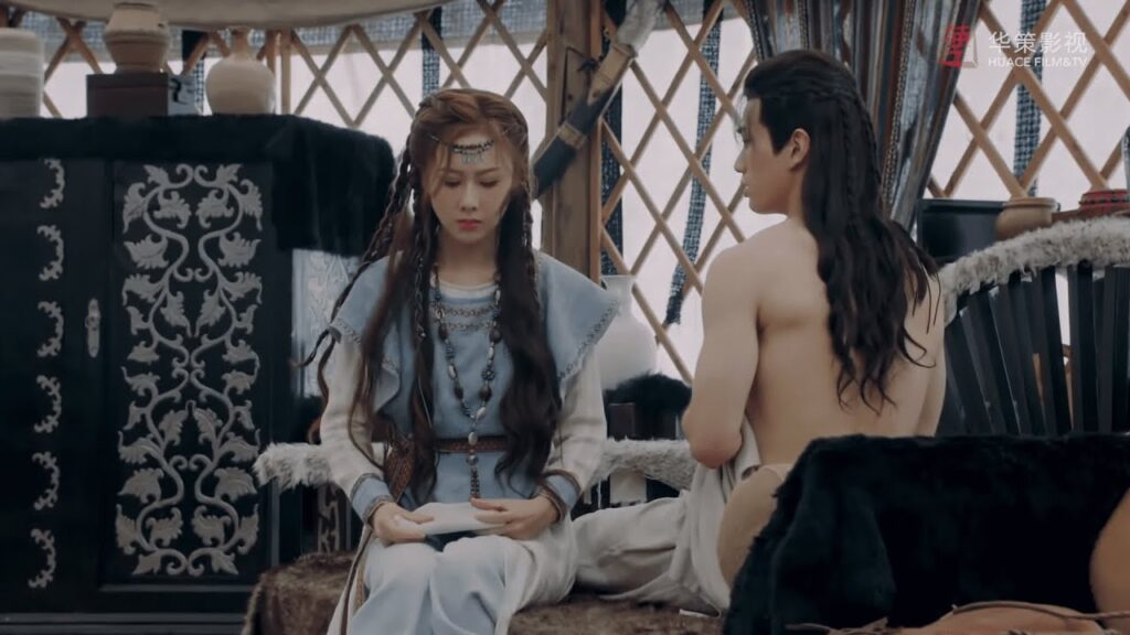 تقوم حبيبته بتجريده من ملابسه وتعتني به مشهد من مسلسل "القصيدة الطويلة" | "The Long Ballad"