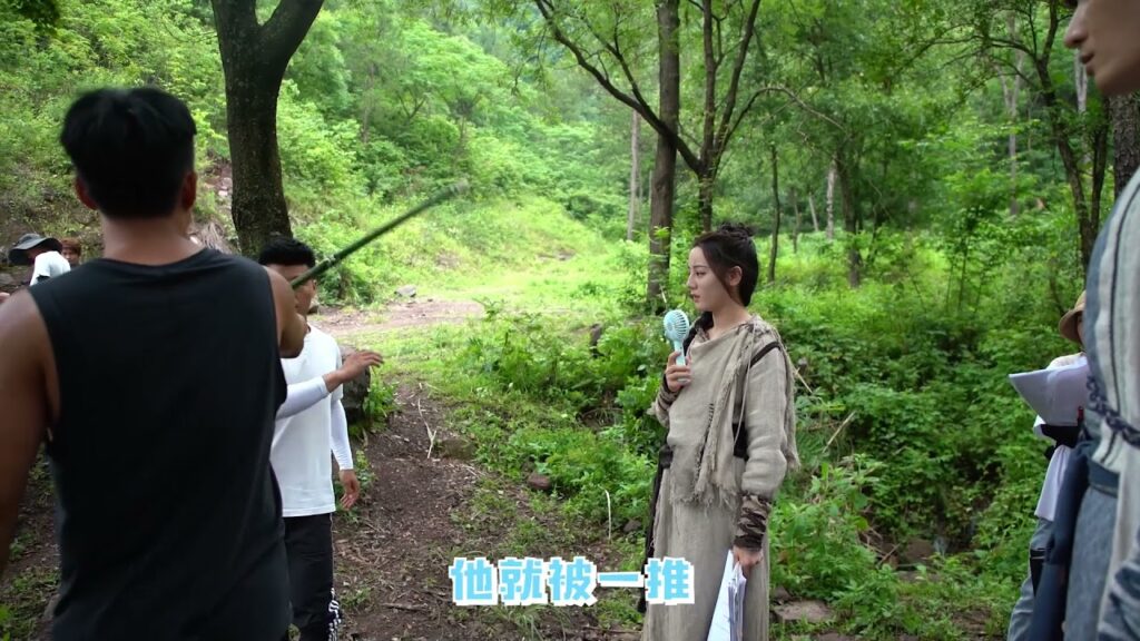 مشهد لطيف من كَواليس تصوير مسلسل القصيدة الطويلة | The Long Ballad من نوع (أعداء يقعان في الحب)