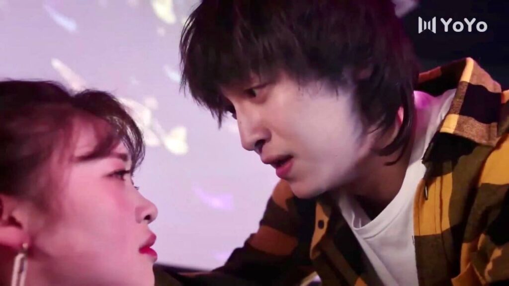 يقتحم الكاريوكي و ينقذ حبيبتــه من الرجال الاوغاد ( على وشك الشهرة ) يقتحم الكاريوكي و ينقذ حبيبتــه من الرجال الاوغاد ( على وشك الشهرة )