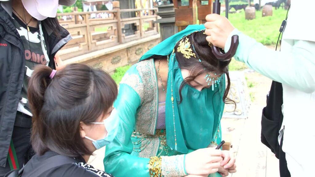 مشاهد لطيفة من كَواليس تصوير مسلسل القصيدة الطويلة | The Long Ballad من نوع (أعداء يقعان في الحب)