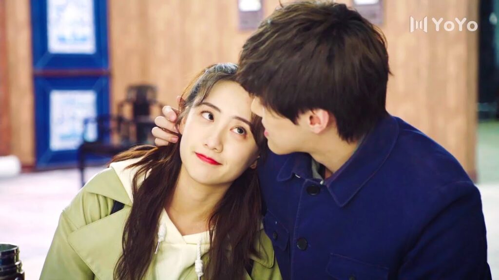 كان ايدول يخدمه الجميع و اصبح شخصا عاديا لا احد يهتم به 🥺💜 ( على وشك الشهرة )