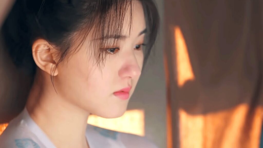 تجده مصاب فتعتني به بسحرها الخاص مشهد من مسلسل "القصيدة الطويلة" | "The Long Ballad مترجم للعربية