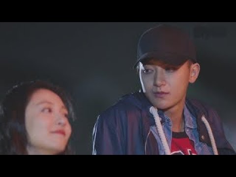 تدرك أن مرض حبيبها النجم خطير ويصعب علاجه مشهد من المسلسل الرومانسي الموسيقي "ألمع نجم في السماء"