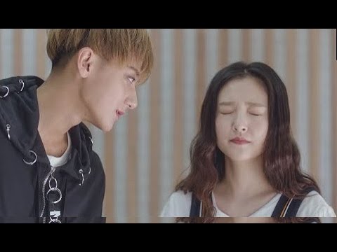 حبيبته السابقه تفسد عليهم خلوة المصعد مشهد من المسلسل الرومانسي الموسيقي "ألمع نجم في السماء" مترجم