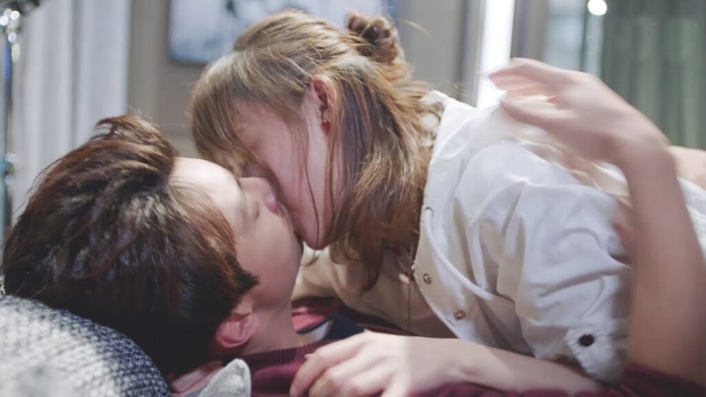 يحظيان بليلة ممتعة بسبب مشاعرهم الصادقة مشهد من المسلسل الرومانسي الموسيقي "ألمع نجم في السماء"