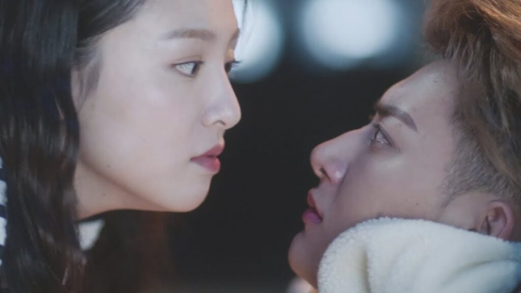 لا تكذب، لا ترحل، أريد أن أكون معك مشهد من المسلسل الرومانسي الموسيقي "ألمع نجم في السماء" مترجم