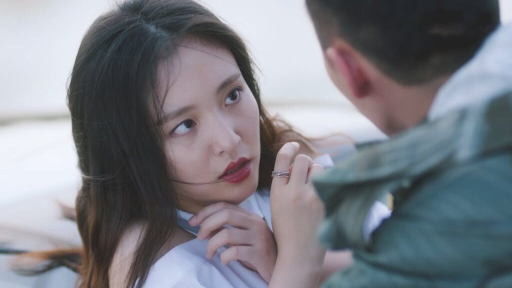 يخطفها ويتعدي عليها فينقذها حبيبها.. مشهد من المسلسل الرومانسي الموسيقي “ألمع نجم في السماء” مترجم يخطفها ويتعدي عليها فينقذها حبيبها.. مشهد من المسلسل الرومانسي الموسيقي "ألمع نجم في السماء" مترجم