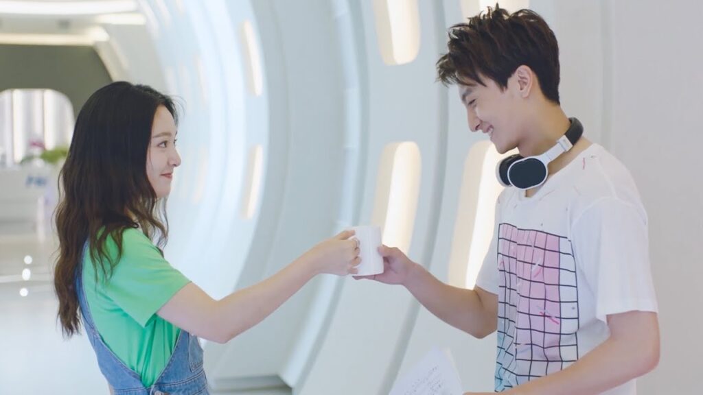 يخفي حقيقة مرضه عن الآخرين مشهد من المسلسل الرومانسي الموسيقي "ألمع نجم في السماء" مترجم للعربية