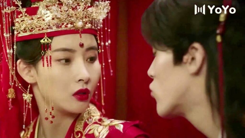 زوجـها جاهل ولا يعرف ماذا يفعل في ليلـة زفافهم , فتقوم بالمبادرة ( اعادة كتابة القدر )