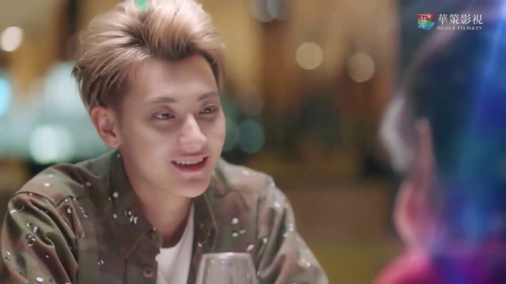 عندما أريد أن أعلن حبي للفتى الوسيم مشهد من المسلسل الرومانسي الموسيقي "ألمع نجم في السماء" مترجم