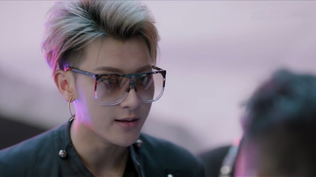 يصرخ بالمخرج. اعتذر لفرقتي مشهد من المسلسل الصيني ألمع نجم في السماء |The Brightest Star in The Sky يصرخ بالمخرج. اعتذر لفرقتي مشهد من المسلسل الصيني ألمع نجم في السماء |The Brightest Star in The Sky