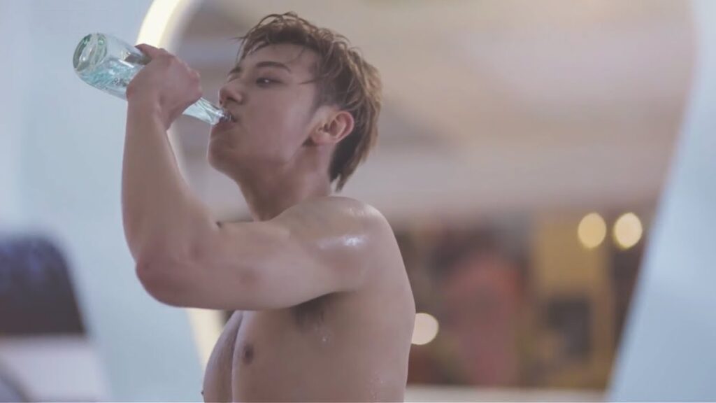 قابلتهُ وهو خارج من حمام السباحة مشهد من مسلسل “ألمع نجم في السماء | The Brightest Star in The Sky قابلتهُ وهو خارج من حمام السباحة مشهد من مسلسل "ألمع نجم في السماء | The Brightest Star in The Sky