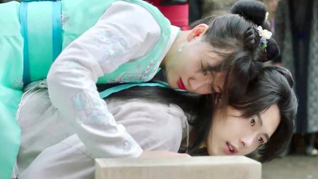 تأتي الى ساحـة الاعدام و ترمي نفسـها مع زوجها ( اعادة كتابة القدر )