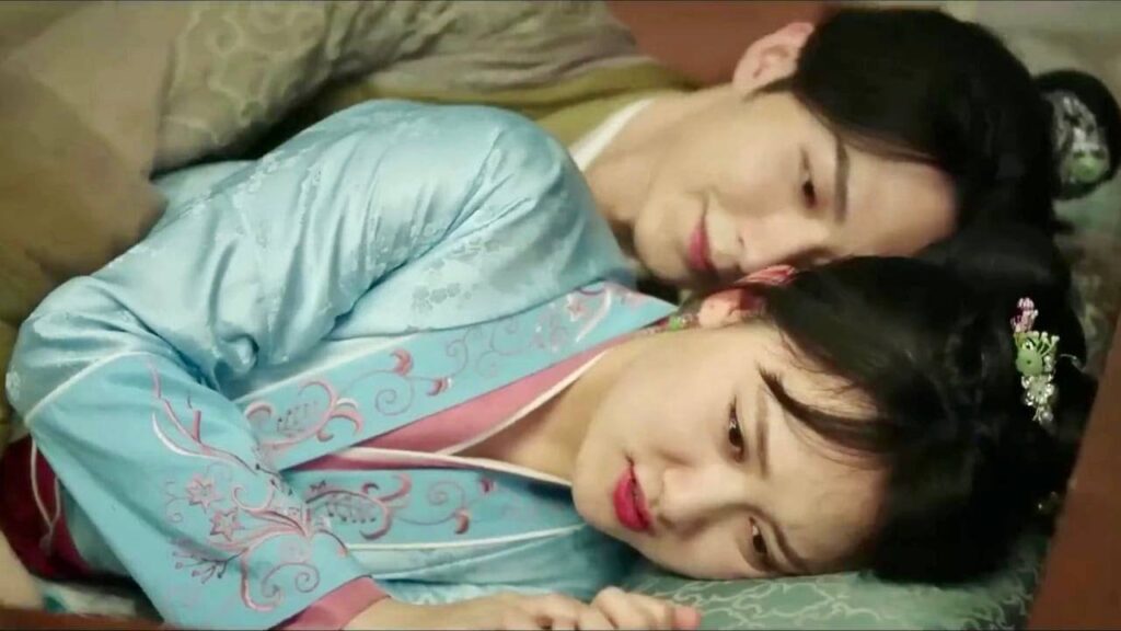 يمازح زوجتـه في السرير لانها حزيـنة ( اعادة كتابة القدر )