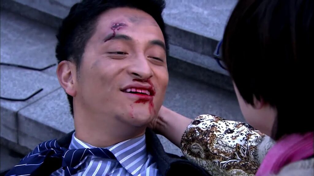 إنه محامِ... اضربوه مشهد من المسلسل الصيني "حب بارد" | "Blue Love" مترجم للعربية