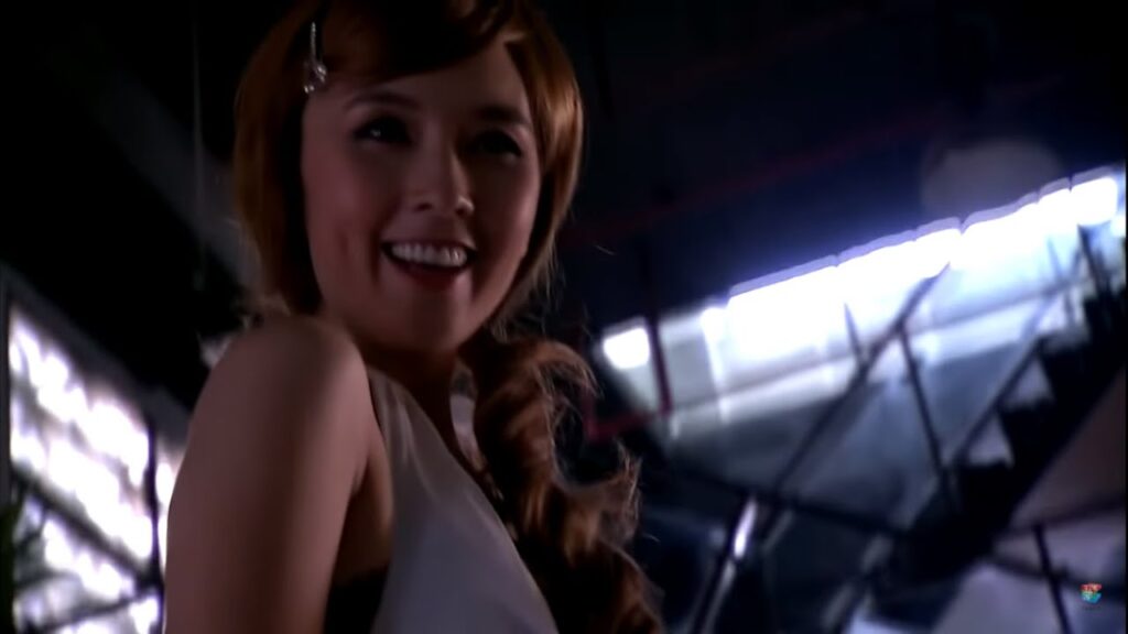 يجب تغير إسمها إلى مارلين مونرو مشهد مضحك مشهد من المسلسل الصيني "حب بارد" | "Blue Love"