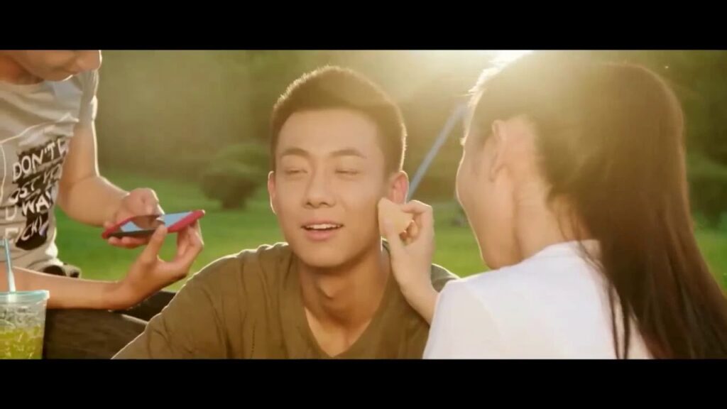 لا يظهر حُبه لها .. لكنه يَغير عليهَا! من المسلسل المدرسي "حب جميل" | "A Love so beautiful " عربي