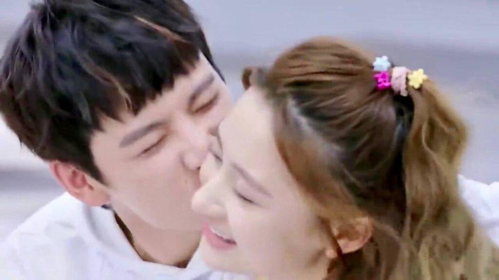 تجلب له علبة طعام و تستمع الى كلامه لتجعله يشعر بالحب ( تزلج في الحب )