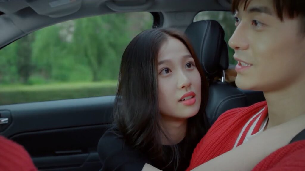 لا تجرؤي على لمسه! وإن فعلتي سأقتلكِ! مشهد من المسلسل الصيني الرومانسي  "الشباب | “Youth” مترجم عربي