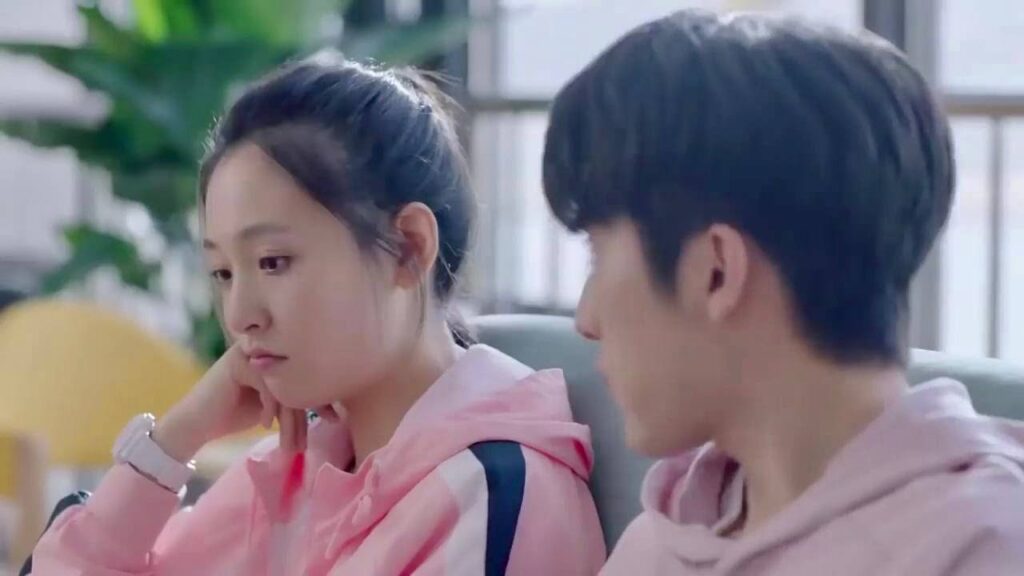 تكتشف بان تلك الفتاة تغار منها لان لديها حبيب ( تزلج في الحب )